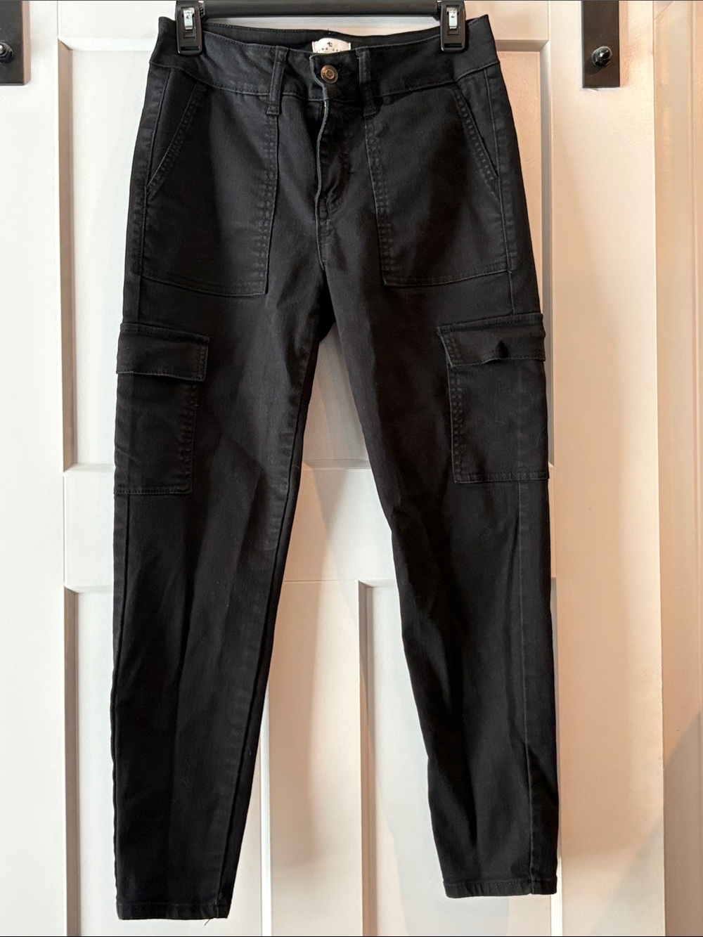 True Craft Black Women's Cargo Skinny Pants